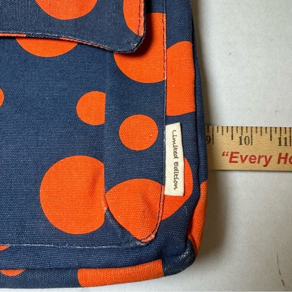 Kavu Limited Edition Polka Dot Cross Body Bag - Picture 4 of 10